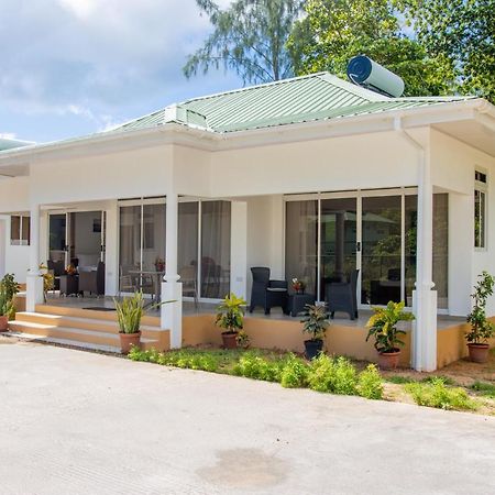 Macmillan'S Holiday Villas グラン・アンス エクステリア 写真